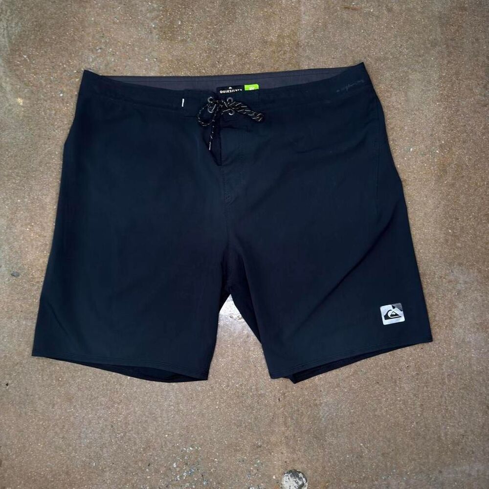 Quiksilver Highline Board Shorts Mens Black Stretch Surf Swim Trunks Pocket